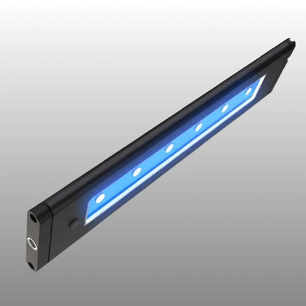 Pantalla LED AI Blade Coral Grow de AquaIllumination, diseño ultrafino y espectro azul-blanco para potenciar el crecimiento de corales en acuarios marinos.