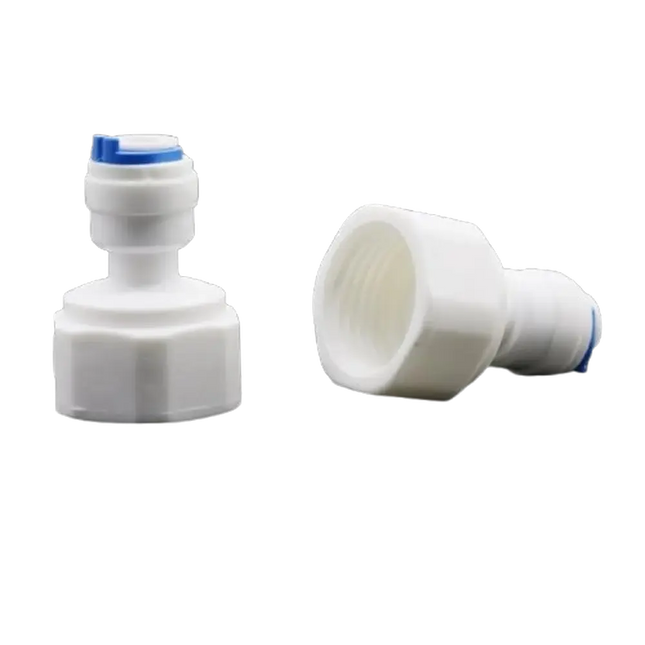 Conector para equipo de ósmosis. 