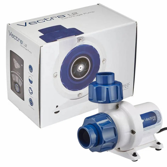 Bomba Ecotech Marine Vectra instalada en un acuario, mostrando su diseño eficiente y funcionamiento silencioso.