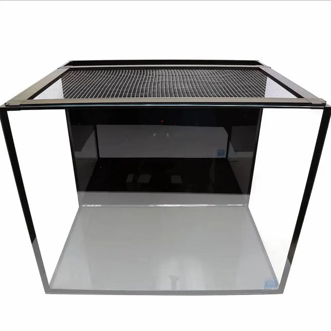 Acuario Innovative Marine Fusion Mini 40 con vidrio extraclaro, tapa de malla y sistema de filtración trasero incluido