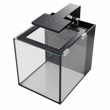 Kit acuario Fusion Nano 10 de Innovative Marine con LED, filtración integrada y tapa de malla