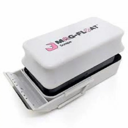 Mag Float Large Plus con cuchilla integrada, limpiador de cristales con doble imán para limpieza eficiente y eliminación de suciedad difícil.