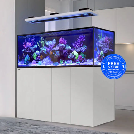 Red Sea REEFER MAX Peninsula 950 G3 — acuario península de 947 L con ReefLED 170, ReefMat 1200 y doble retorno de bombas.