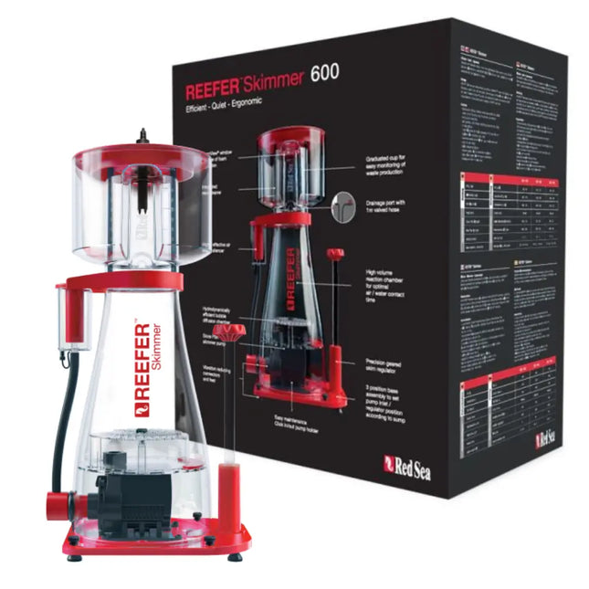 Skimmer Red Sea REEFER RSK-600 – cuerpo cónico con bomba PSK y ventana FoamView™ instalado en sump marino.