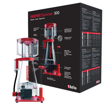 Skimmer Red Sea REEFER Skimmer RSK-300 instalado en sump – vista frontal del cuerpo del skimmer con bomba PSK y ventana FoamView™.