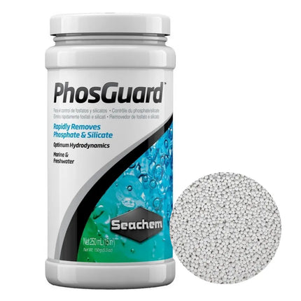 Medio filtrante Seachem PhosGuard en reactores de medios para acuarios, mostrando el granulado para adsorción de fosfatos y silicatos.